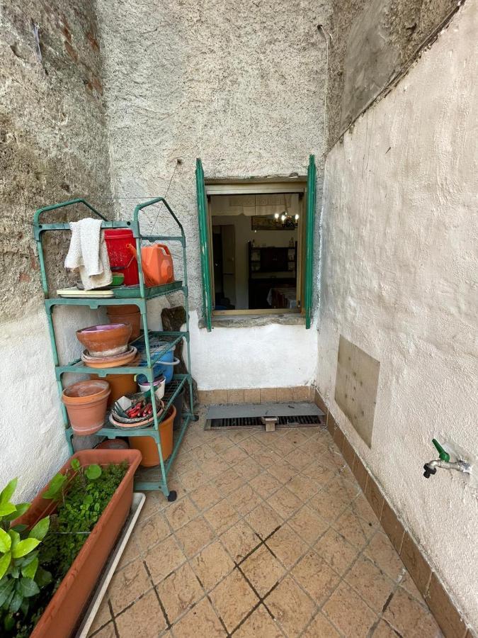 Casa Vacanza Pegrini Nel Centro Storico Di Gavi Exterior photo