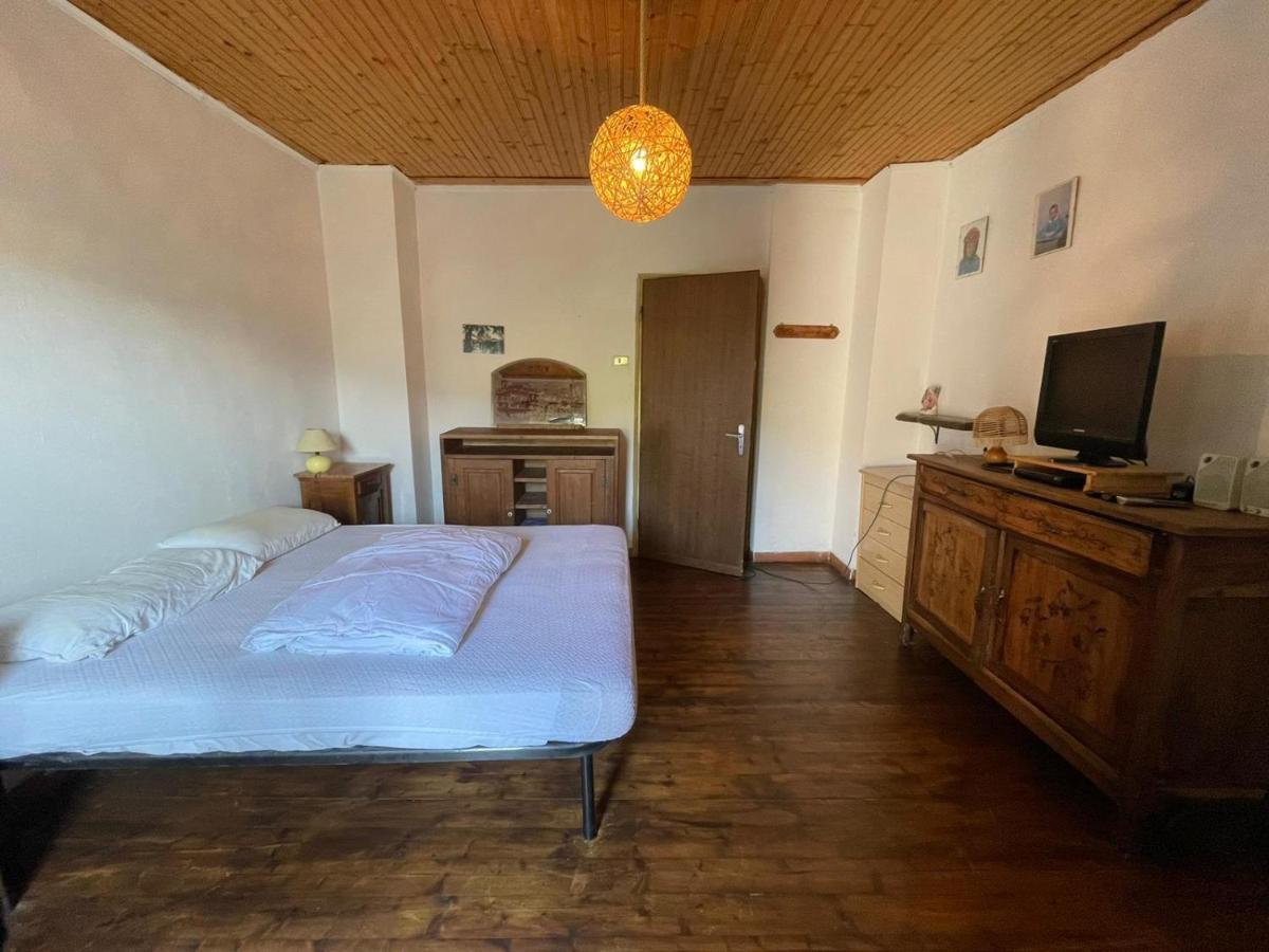 Casa Vacanza Pegrini Nel Centro Storico Di Gavi Exterior photo